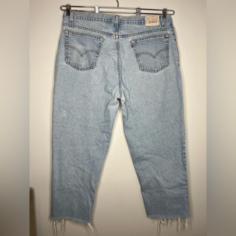 Vintage Made in USA Levi’s 550 Jeans Relaxed Fit Distressed Light Wash 40x28